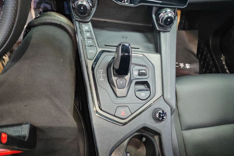 领克01 EM-P 2023款 1.5TD EM-P PM中控内饰18