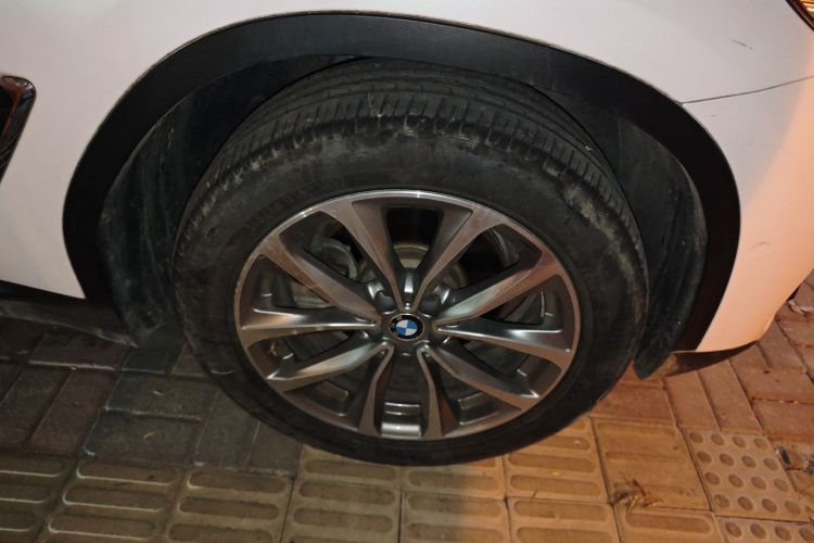 宝马X3 2021款 xDrive25i 豪华套装车身外观10