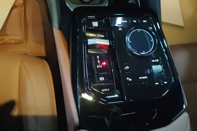 宝马5系 2024款 530Li 领先型 豪华套装中控内饰18