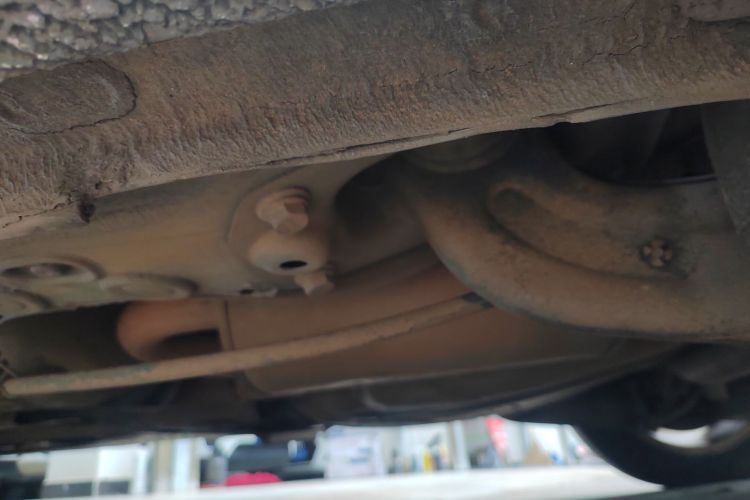 大众 途安 2013款 1.4T 手动风尚版5座局部细节9002