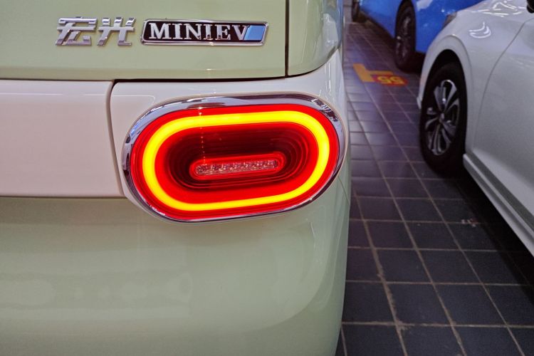 五菱汽车 宏光MINIEV 2024款 第三代 215km 进阶版车身外观9