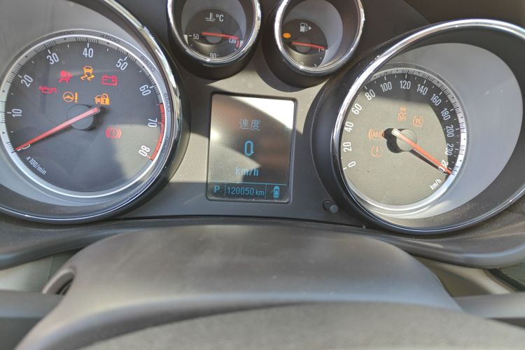 别克 君威 2015款 2.0L 领先时尚型中控内饰14