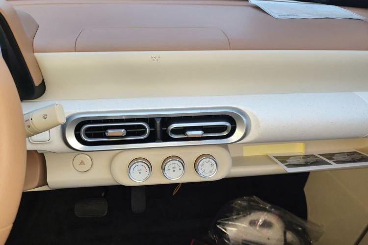 五菱汽车 宏光MINIEV 2024款 第三代 215km 青春版中控内饰16