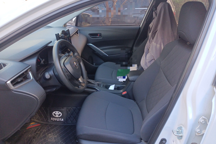 丰田 卡罗拉锐放 2023款 2.0L 先锋版中控内饰19