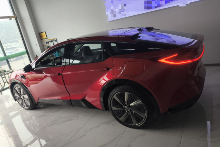 丰田bZ5 2025款 550 PRO智行版车身外观4