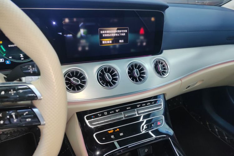奔驰E级(进口) 2023款 改款 E 260 轿跑车中控内饰16