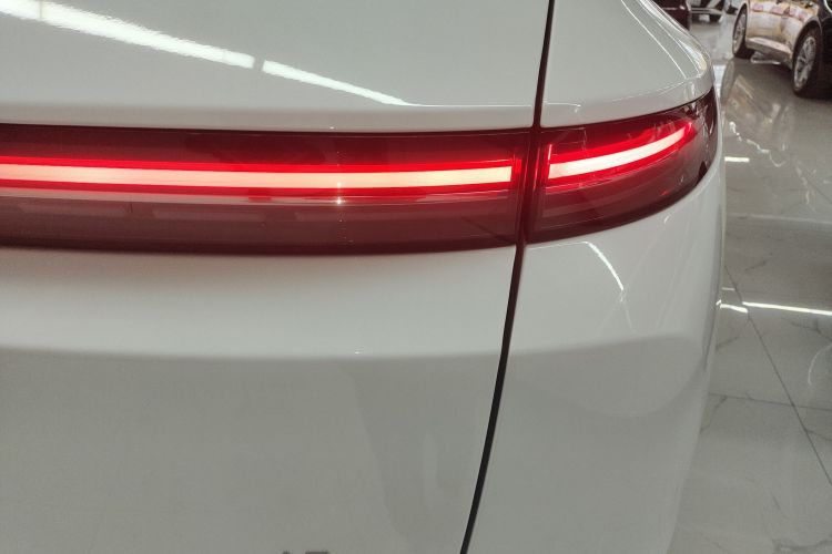 理想汽车 理想L7 2023款 Air车身外观9