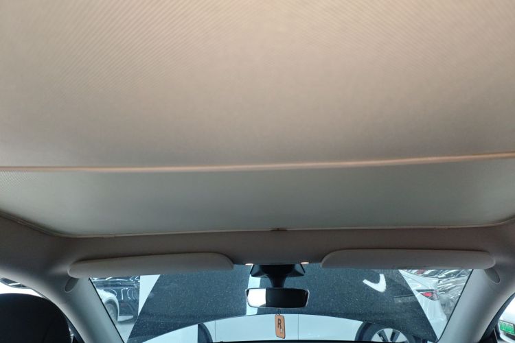 特斯拉 Model Y 2022款 Performance高性能全轮驱动版中控内饰22