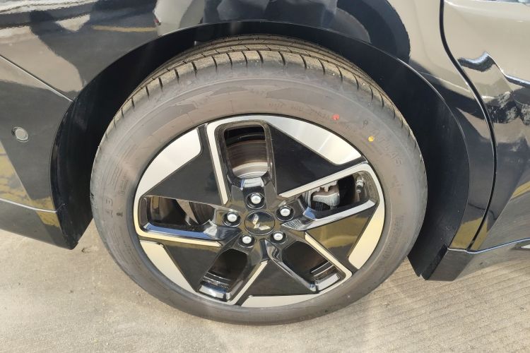 五菱汽车 五菱星光 2025款 610km 智能旗舰型车身外观6008