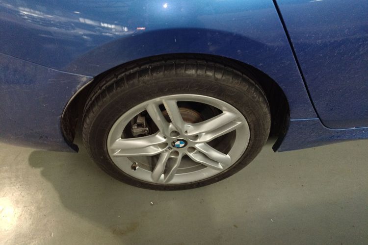 宝马1系 2020款 120i M运动套装车身外观6008