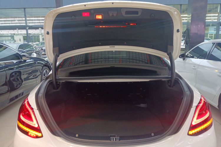 奔驰C级 2021款 C 260 L 运动版局部细节23