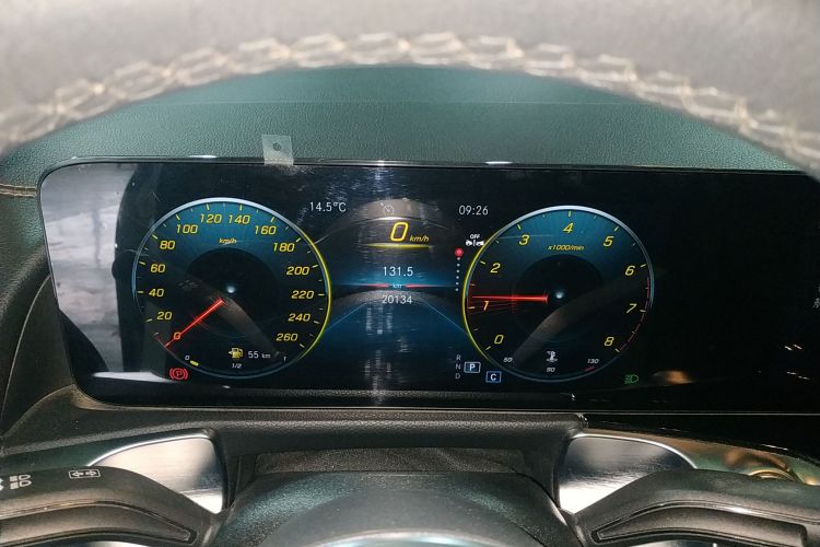 奔驰GLB 2023款 GLB 200 动感型局部细节14