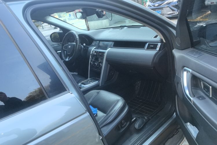 路虎 发现神行 2016款 2.0T SE局部细节9005