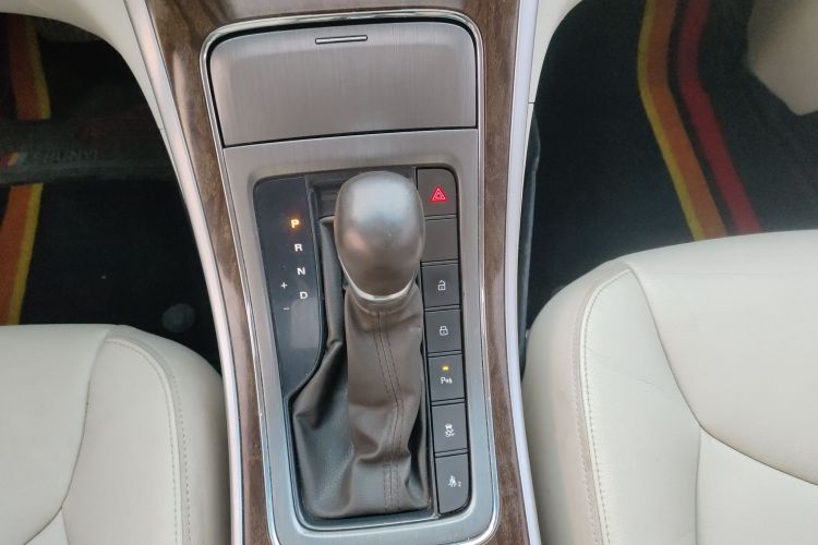 荣威950 2017款 30T 互联网旗舰版中控内饰18