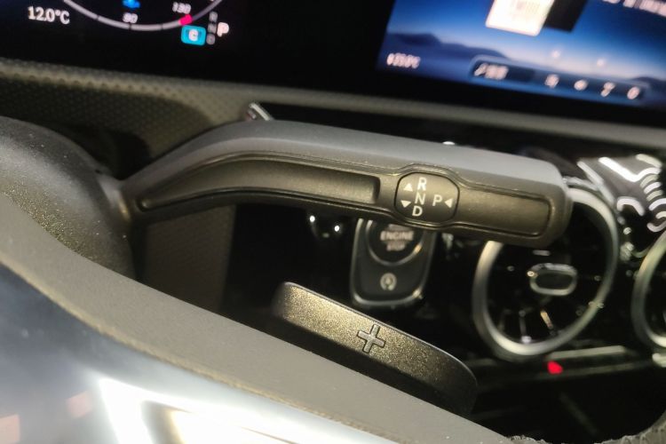 奔驰A级 2023款 A 180 L局部细节18