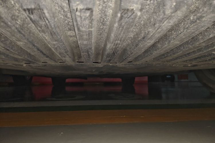 奔驰C级 2022款 改款 C 200 L 运动版局部细节9008