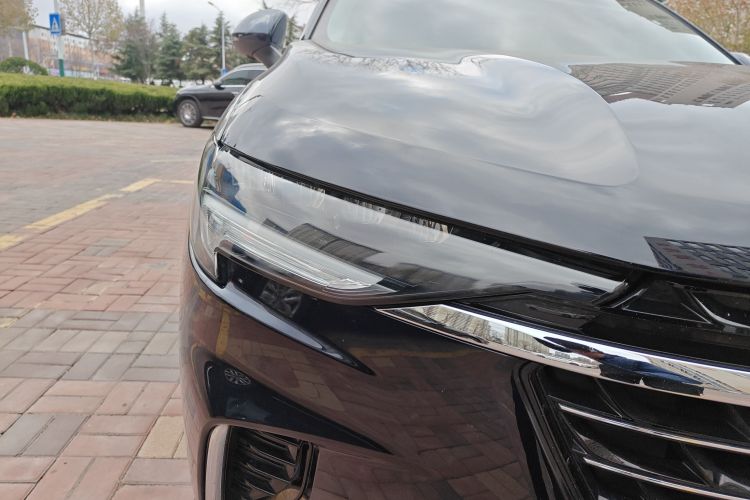 别克 2022款 昂科威Plus 652T 五座四驱豪华型车身外观8