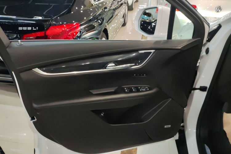 凯迪拉克XT5 2021款 2.0T 两驱豪华型中控内饰7007