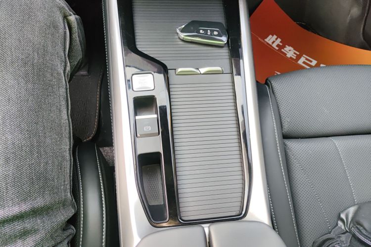 大众 帕萨特 2025款 Pro 380TSI 星空龙耀版中控内饰18