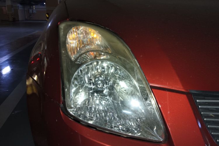 铃木 雨燕 2013款 1.3L 手动超值版车身外观8