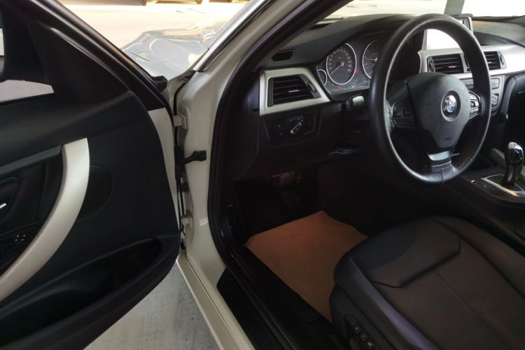 宝马3系 2015款 320Li 超悦版时尚型中控内饰7003