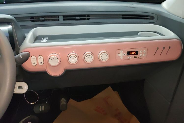 奔腾小马 2025款 222km 闪电马中控内饰16