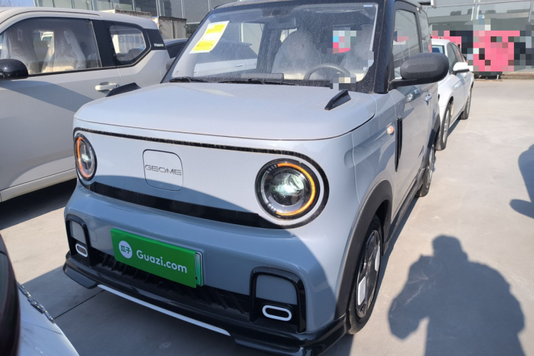 吉利银河 2025款 210km 熊猫卡丁车身外观2