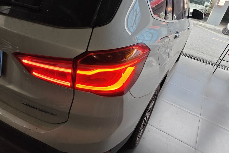 宝马X1 2019款 sDrive20Li 领先型车身外观9