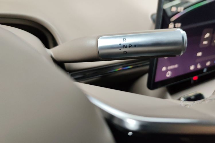 鸿蒙智行 智界R7 2025款 增程 331km Ultra局部细节18