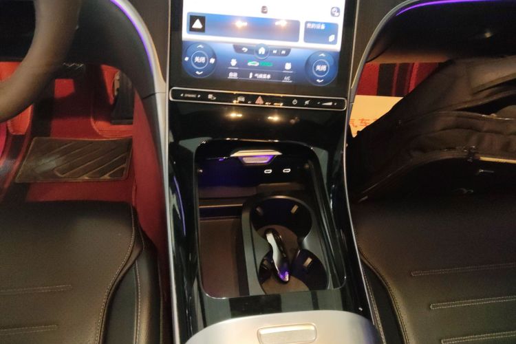 奔驰C级 2022款 C 260 L 皓夜运动版中控内饰18