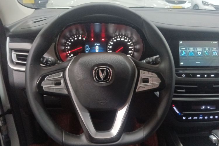 长安CS35PLUS 2020款 1.4T DCT悦联蓝鲸版局部细节13