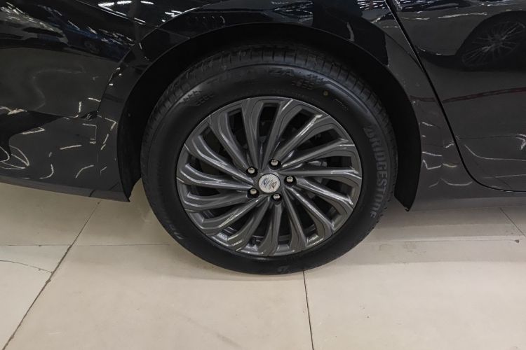 别克 君越 2025款 28T 白金版车身外观6008