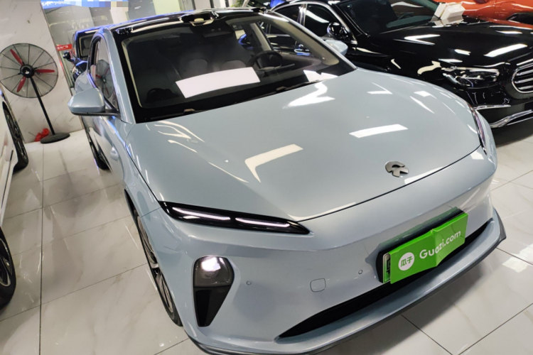 蔚来ET5 2022款 75kWh车身外观3