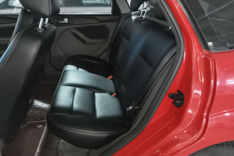 福特 福克斯 2013款 两厢经典 1.8L 自动基本型中控内饰21