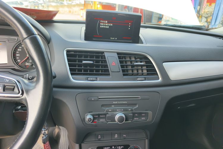 奥迪Q3 2017款 30 TFSI 时尚型中控内饰16