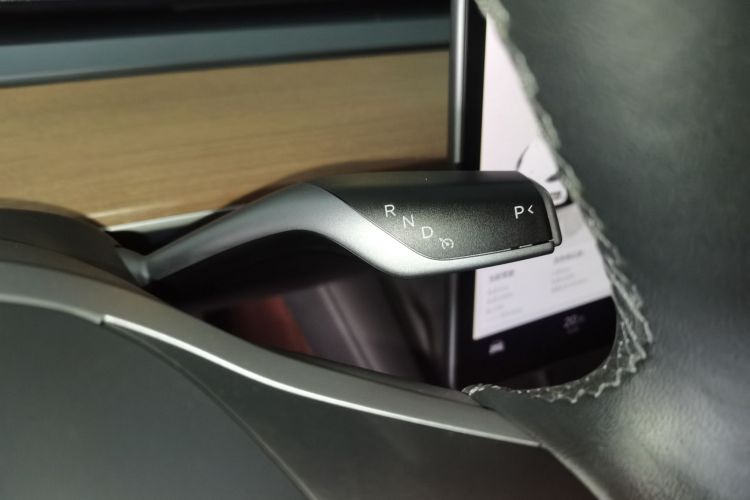 特斯拉 Model 3 2022款 后轮驱动版中控内饰18