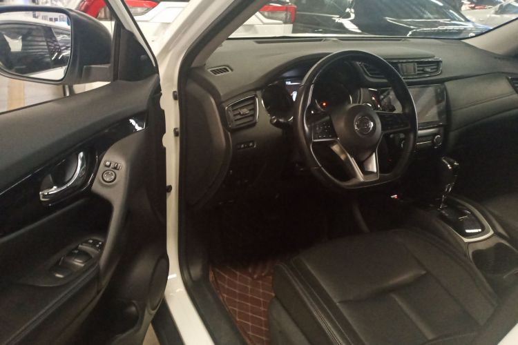 日产 奇骏 2021款 2.0L CVT 2WD XL ITS舒适纪念版中控内饰7002