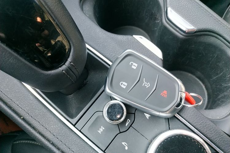 凯迪拉克XT4 2018款 28T 两驱领先型中控内饰7001