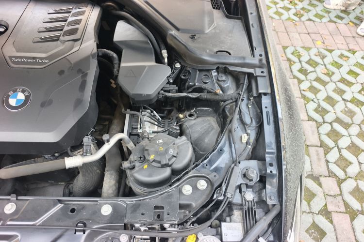 宝马3系 2022款 325Li M运动曜夜套装局部细节9007