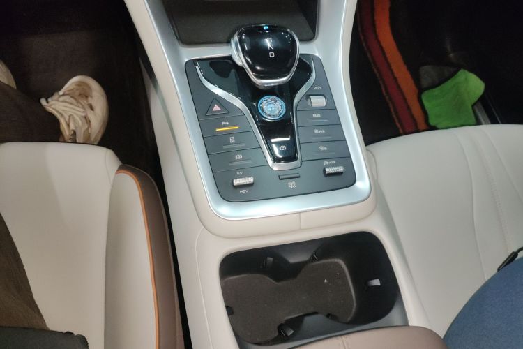 比亚迪 宋Pro新能源 2022款 DM-i 51km 豪华型中控内饰18