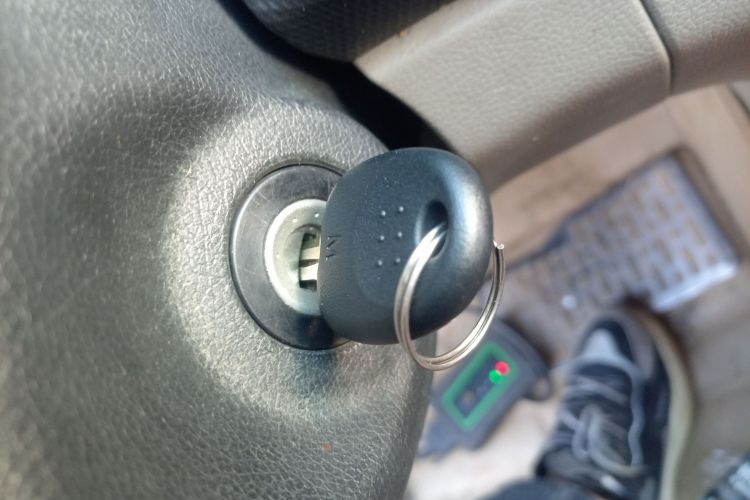 现代 瑞纳 2014款 1.4L 手动智能型GLS中控内饰11