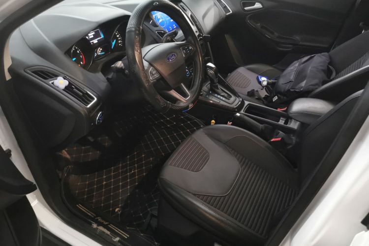 福特 福克斯 2018款 两厢经典 EcoBoost 180 自动精英型中控内饰19