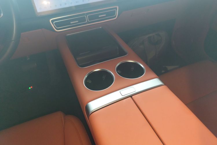 理想汽车 理想L8 2023款 Pro中控内饰18