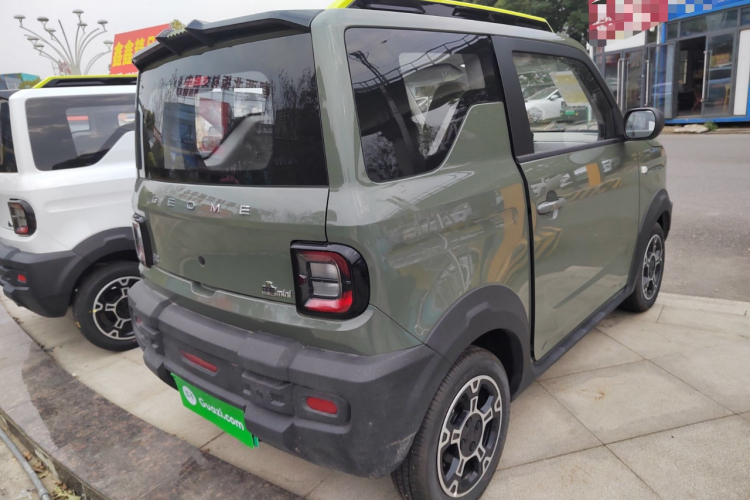 吉利银河 2025款 210km 熊猫骑士车身外观7