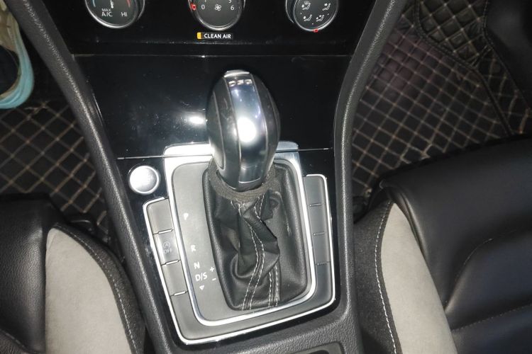大众 高尔夫 2018款 280TSI 自动R-Line型中控内饰18