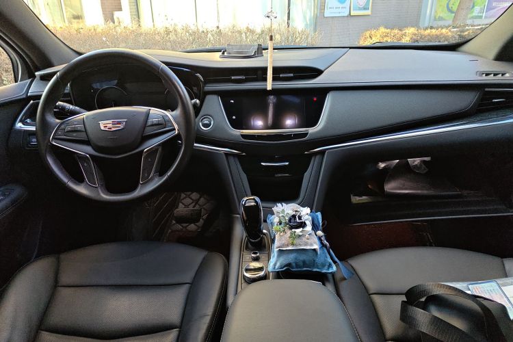 凯迪拉克XT5 2020款 改款 28T 四驱豪华型中控内饰12