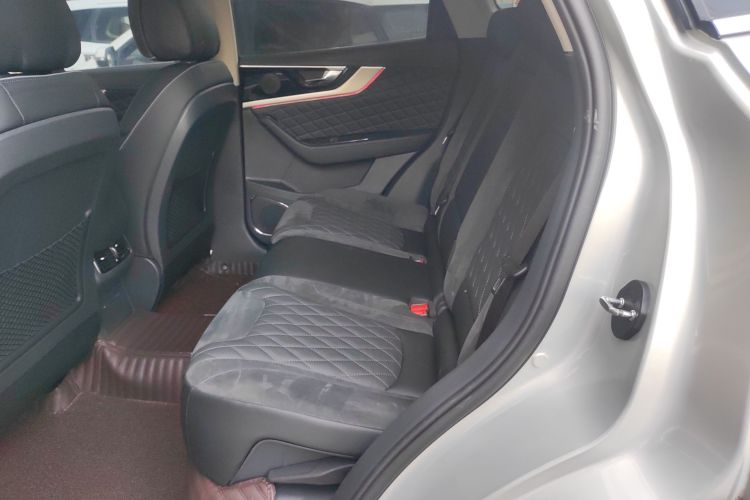 红旗HS5 2019款 2.0T 智联旗享四驱版中控内饰21