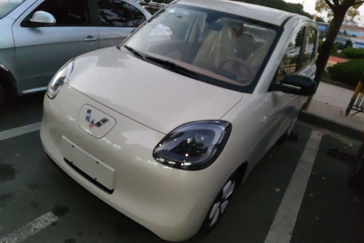 五菱汽车 宏光MINIEV 2025款 四门版 进阶款车身外观1