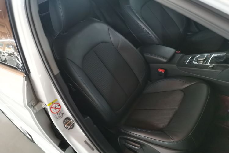 奥迪A3 2018款 30周年年型 Limousine 35 TFSI 时尚型局部细节41