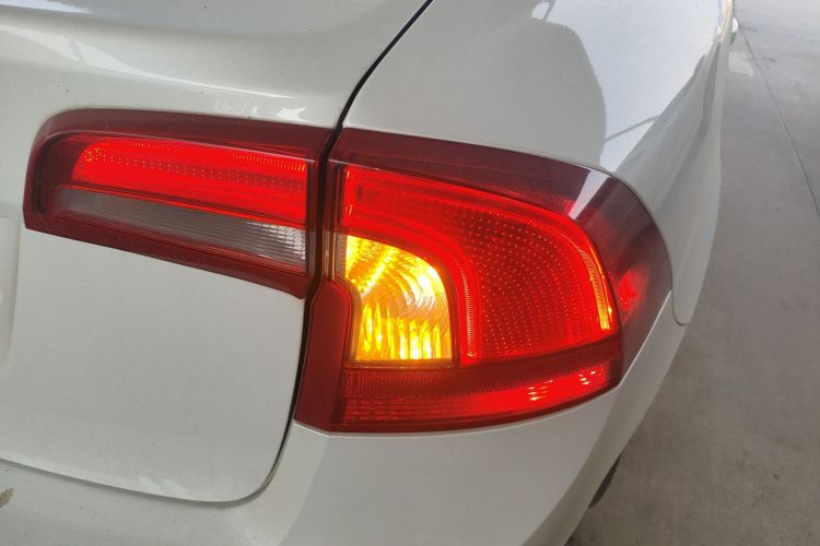 沃尔沃S60 2015款 S60L 2.0T 智远版车身外观9